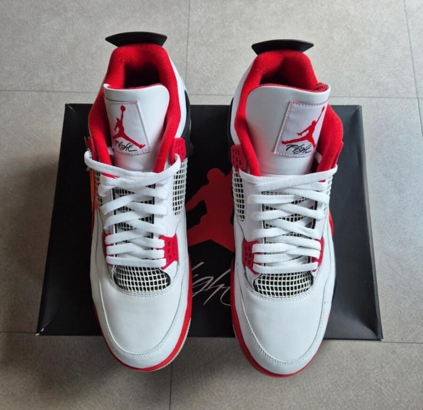 Jordan 4 "Fire Red" 2020 2