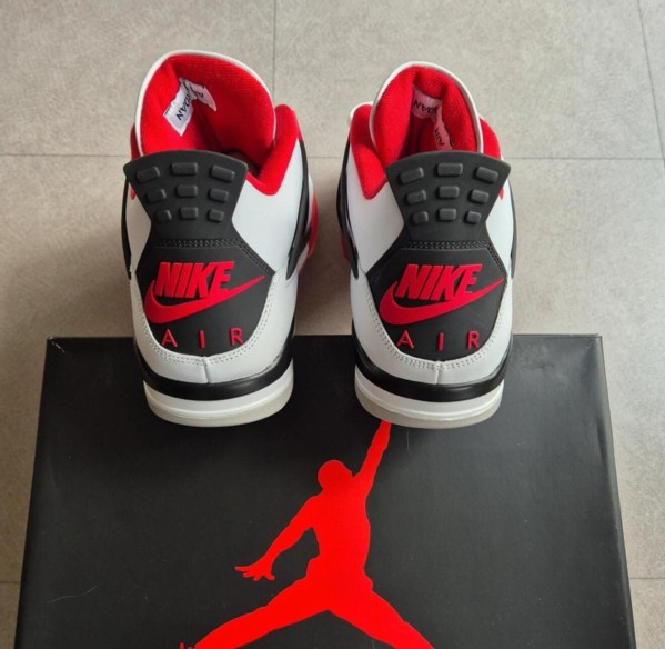 Jordan 4 "Fire Red" 2020