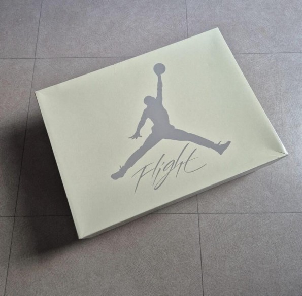 Jordan 4 SB "Navy"