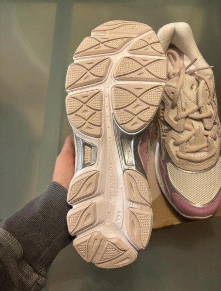 Asics Gel Nyc Cream Pink Taille 41,5