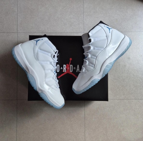 Jordan 11 "Legend Blue" 2024