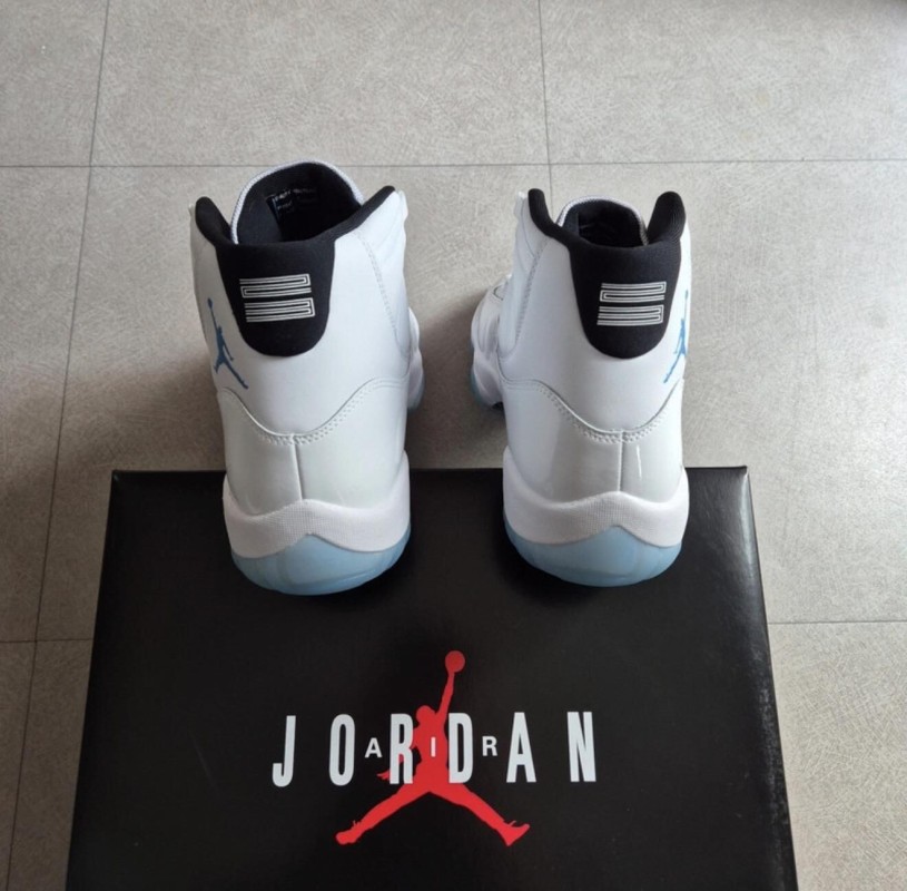 Jordan 11 "Legend Blue" 2024 2