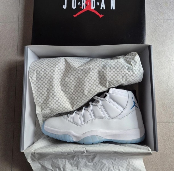 Jordan 11 "Legend Blue" 2024