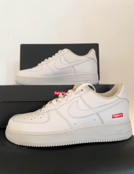 NIKE x SUPRÊME - Air Force 1