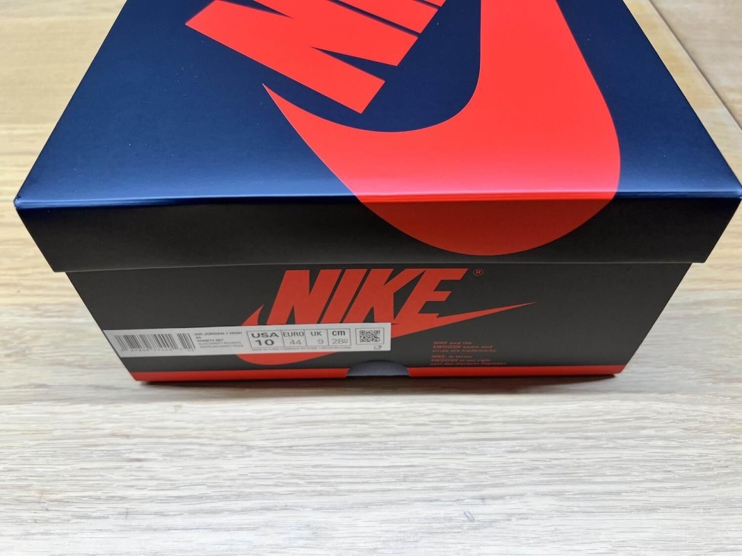 Air Jordan 1 Retro High '85 OG Bred (2025) 2