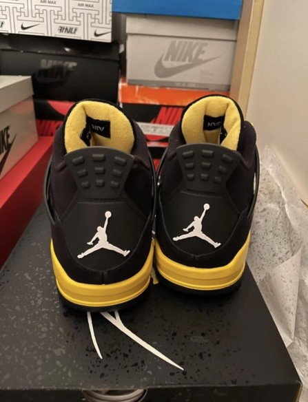 Jordan 4 Thunder