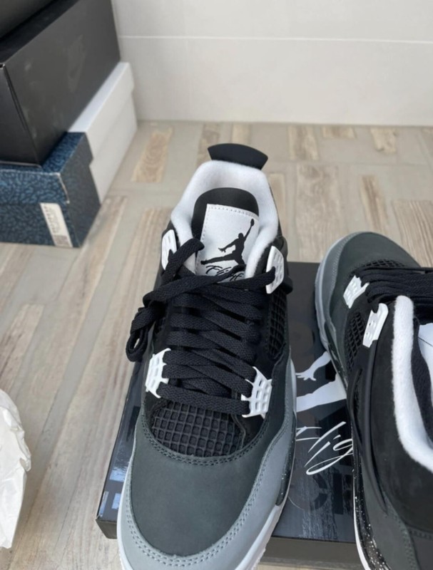 Jordan 4 Fear 2