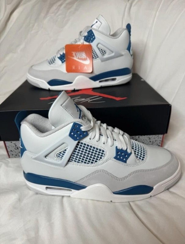 Air Jordan 4 Military Blue (Industrial Blue)