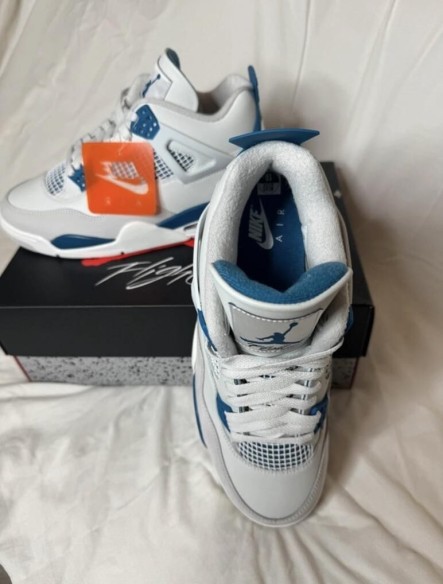 Air Jordan 4 Military Blue (Industrial Blue)