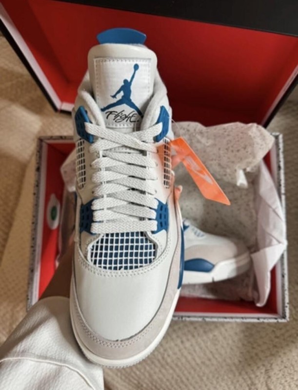 Air Jordan 4 Military Blue (Industrial blue) 2