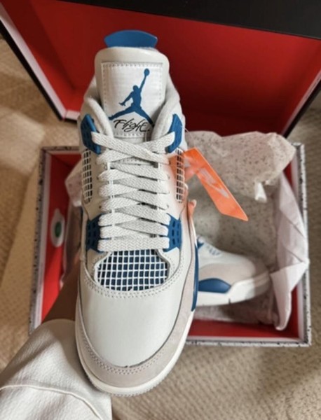 Air Jordan 4 Military Blue (Industrial blue)