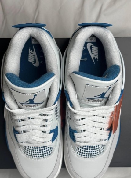 Air Jordan 4 Military Blue (Industrial Blue)