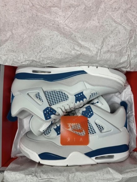 Air Jordan 4 Military Blue (Industrial Blue)