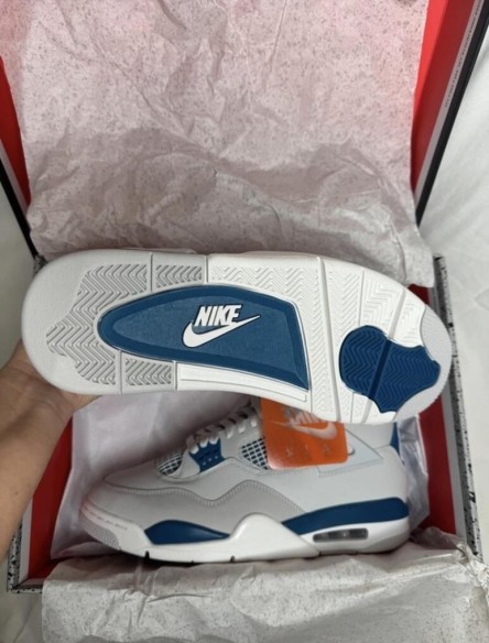 Air Jordan 4 Military Blue (Industrial Blue)