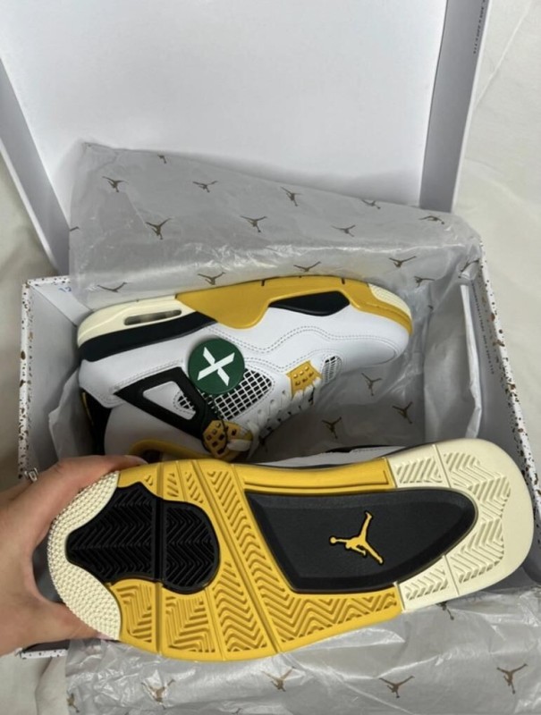 Air Jordan 4 Wmns Vivid Sulfur 2