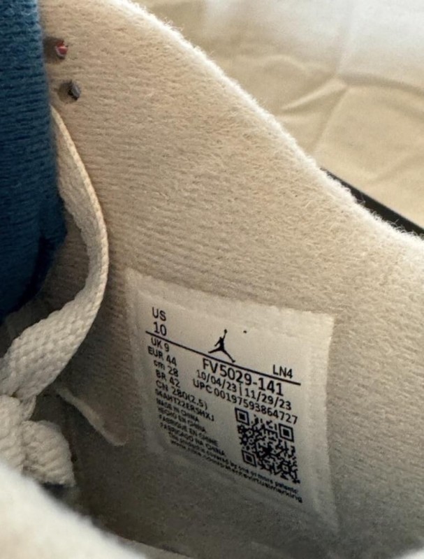 Air Jordan 4 Military Blue (Industrial Blue) 2
