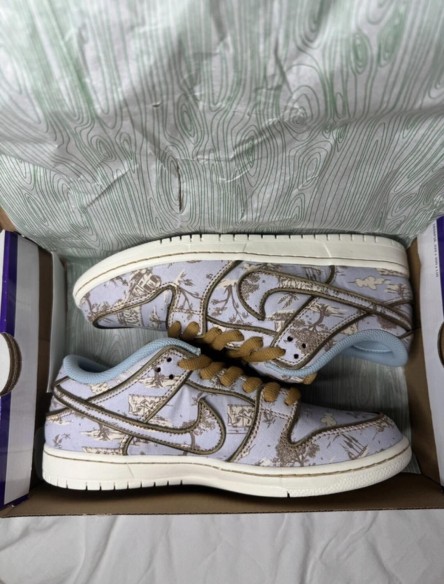 Nike Dunk Low SB Premium City of Style