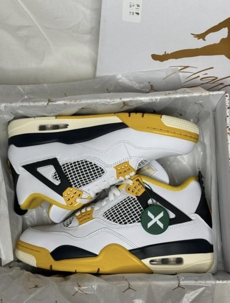 Air Jordan 4 Wmns Vivid Sulfur