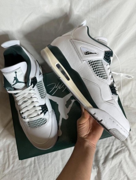 Jordan 4 Vert Chromé (Oxidized Green)