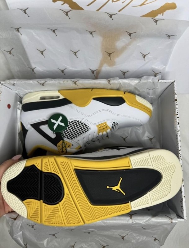 Air Jordan 4 Wmns Vivid Sulfur 2