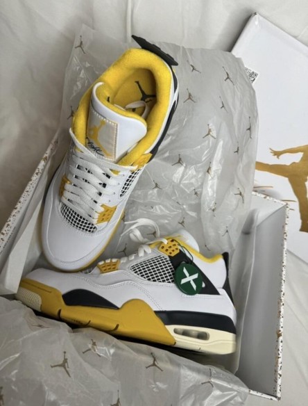 Air Jordan 4 Wmns Vivid Sulfur