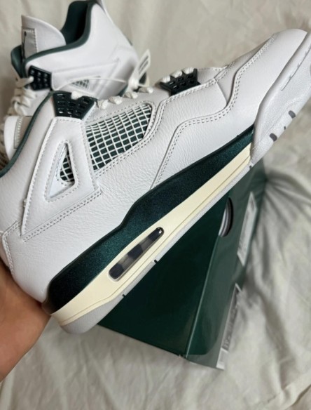 Jordan 4 Vert Chromé (Oxidized Green)