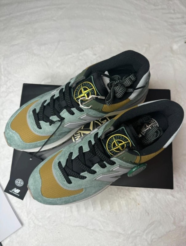 New Balance x Stone Island 574 Legacy Vert claire Marron