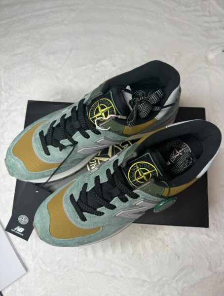 New Balance x Stone Island 574 Legacy Vert claire Marron