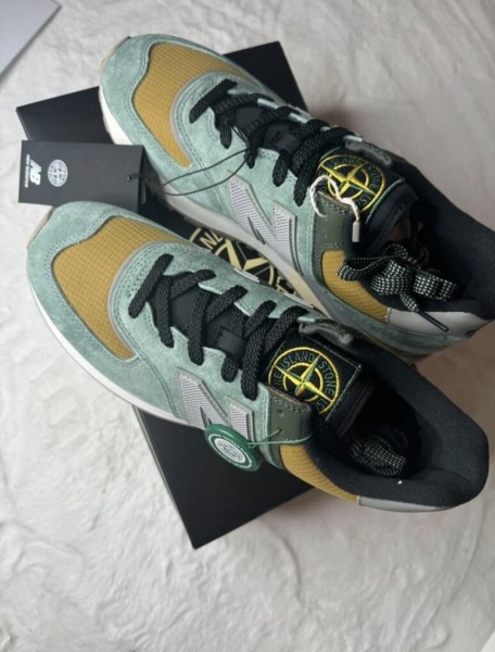 New Balance x Stone Island 574 Legacy Vert claire Marron