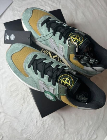 New Balance x Stone Island 574 Legacy Vert claire Marron