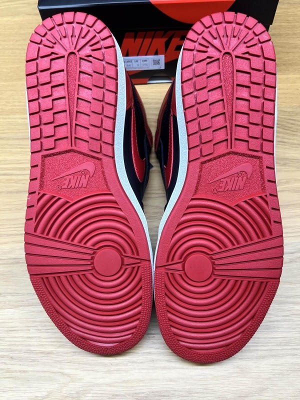 Air Jordan 1 Retro High '85 OG Bred (2025) 2