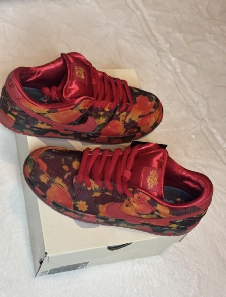 Nike SB Dunk Low Le Magicien d'OZ champ de coquelicot
