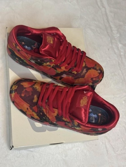 Nike SB Dunk Low Le Magicien d'OZ champ de coquelicot