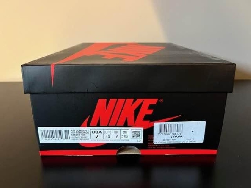 Air Jordan 1 Retro High Light Smoke Grey