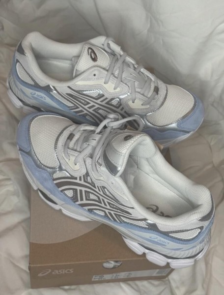 ASICS Gel NYC crème, gris et bleu