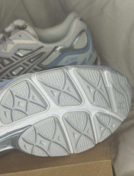 ASICS Gel-NYC cream, gris et bleu