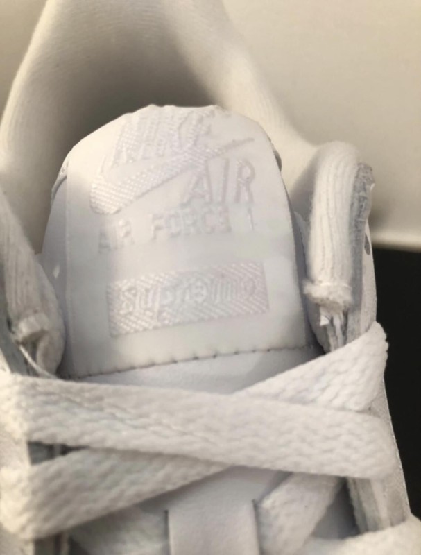 Nike Air Force 1 Supreme 2