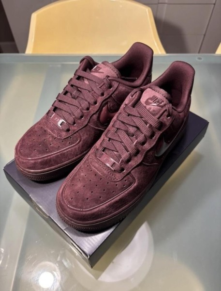 Nike Air Force 1 '07 Burgundy Crush Bordeaux Taille 37,5