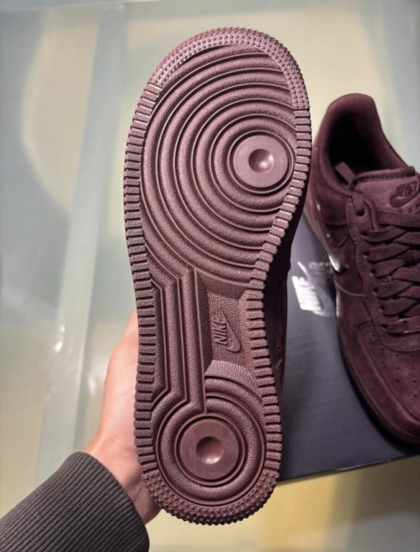 Nike Air Force 1 '07 Burgundy Crush Bordeaux Taille 37,5 2