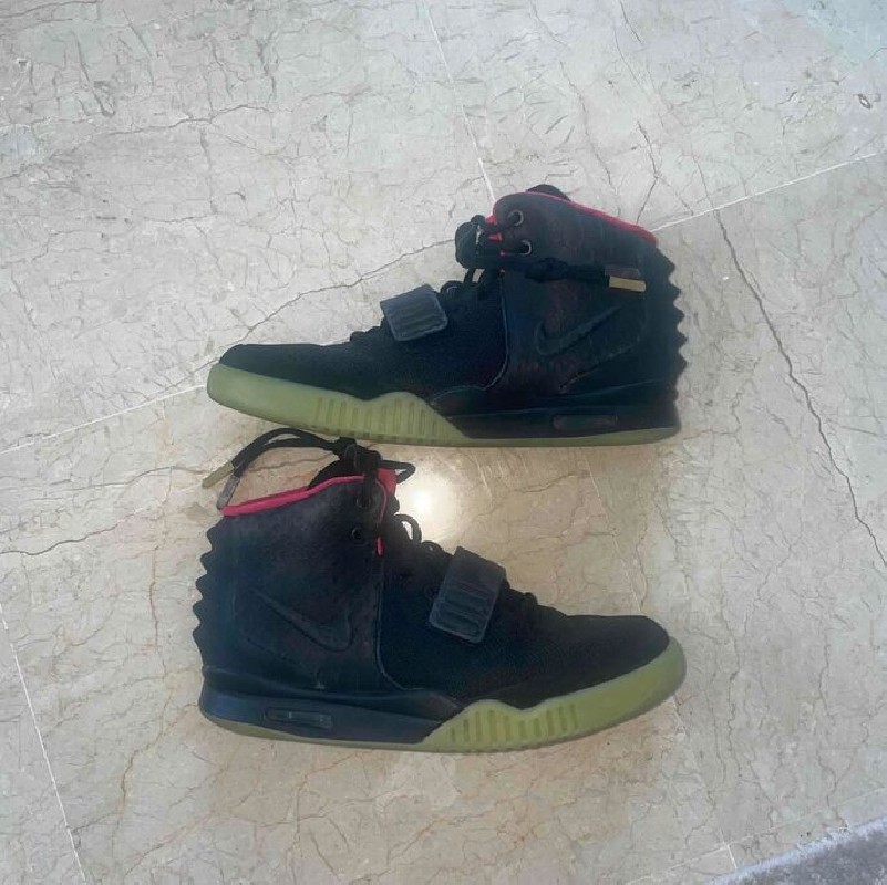 Nike air Yeezy 2 NRG SOLAR RED 2
