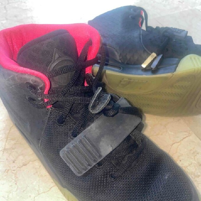 Nike air Yeezy 2 NRG SOLAR RED 2