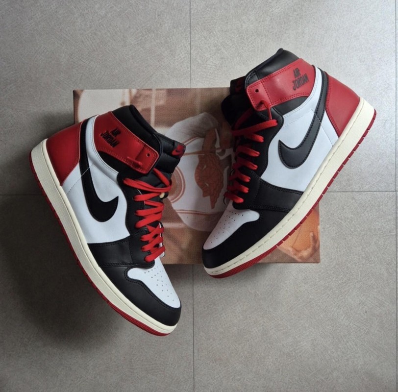 Jordan 1 "Black Toe" 2025