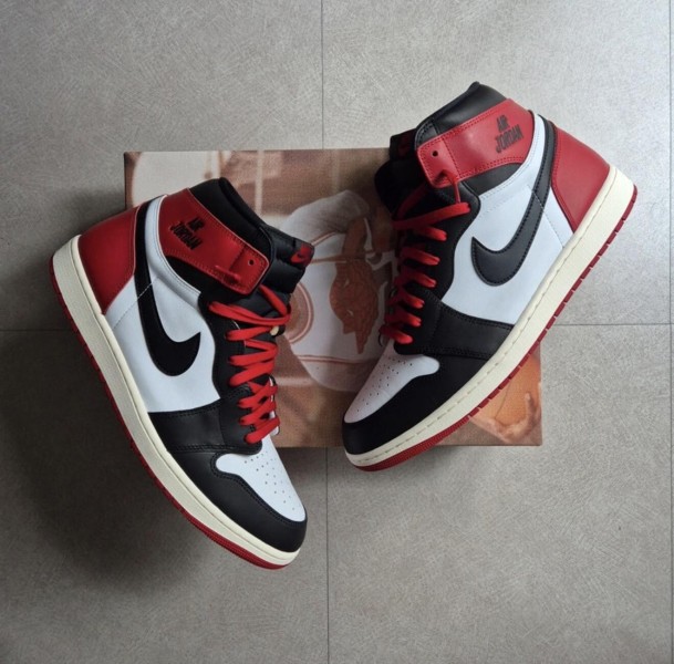 Jordan 1 "Black Toe" 2025