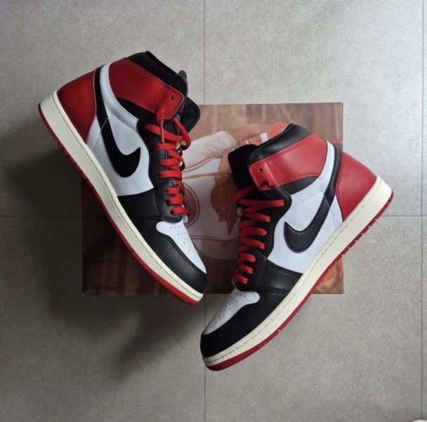 Jordan 1 "Black Toe" 2025