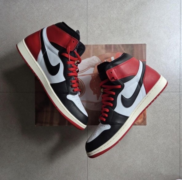 Jordan 1 "Black Toe" 2025