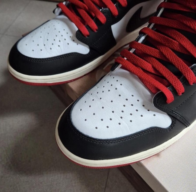 Jordan 1 "Black Toe" 2025 2
