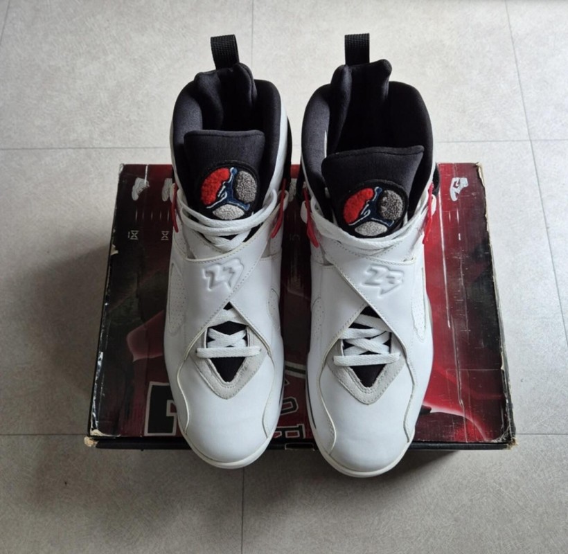Vintage Jordan 8 CDP "Bugs Bunny" 2
