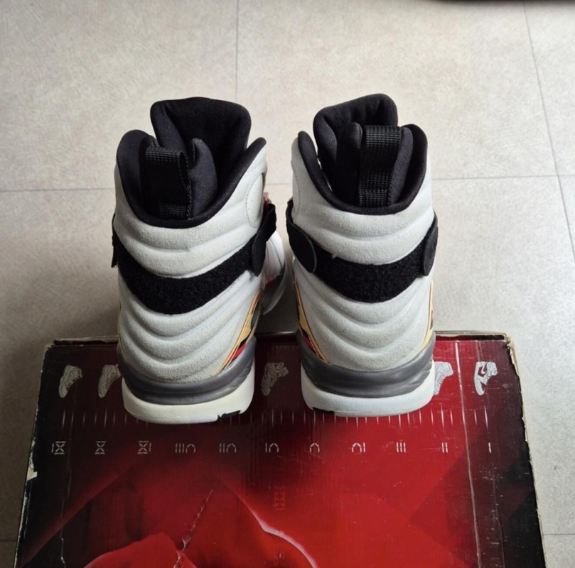 Vintage Jordan 8 CDP "Bugs Bunny" 2