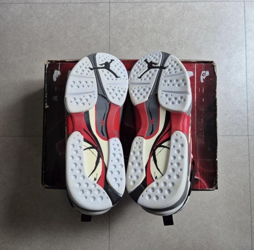 Vintage Jordan 8 CDP "Bugs Bunny" 2
