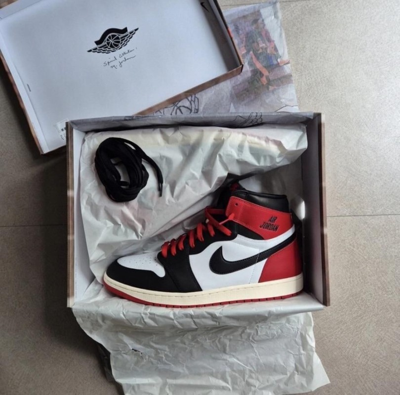 Jordan 1 "Black Toe" 2025 2